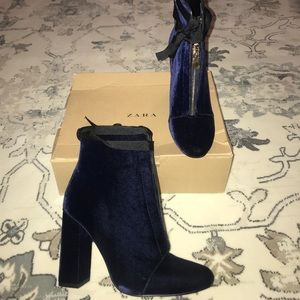 Brand new velvet Zara booties!